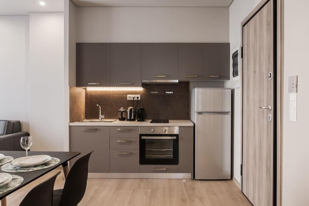 Piraeus Deluxe 2Bdr Apt - Near Metro And Port Exterior foto